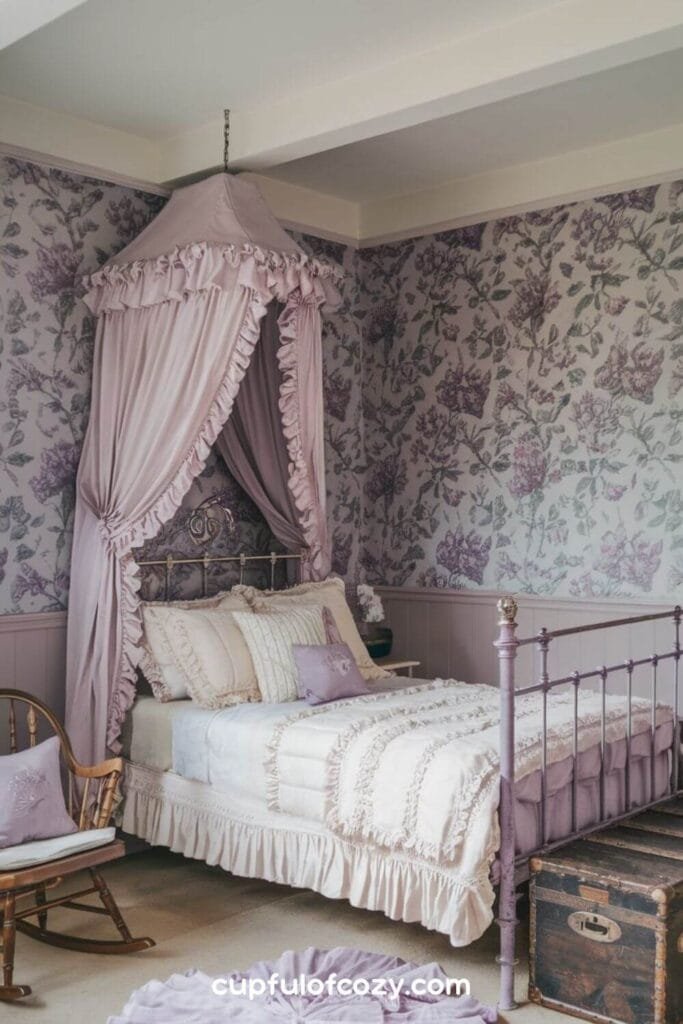 Lavender Vintage Nook Bedroom