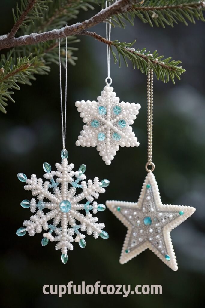sparkling-glitter---bead-covered-christmas-ball-or (1)