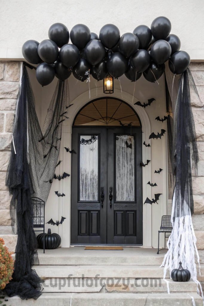 spooky-front-door-arch-with-balloons---bats (8)